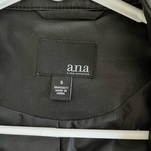 Ana New Approach Black Pleather Fitted Biker Jacket, size Small - Picture 5 of 8